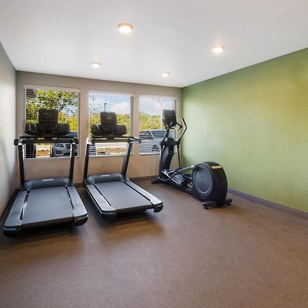 Woodspring Suites East Lansing - University Area Екстериор снимка