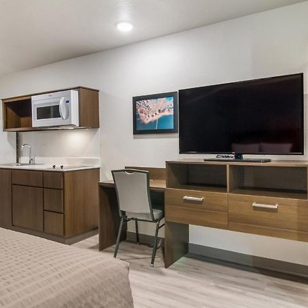Woodspring Suites East Lansing - University Area Екстериор снимка