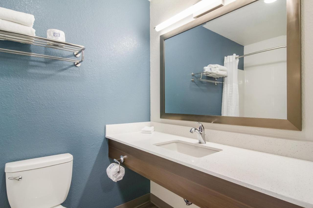 Woodspring Suites East Lansing - University Area Екстериор снимка