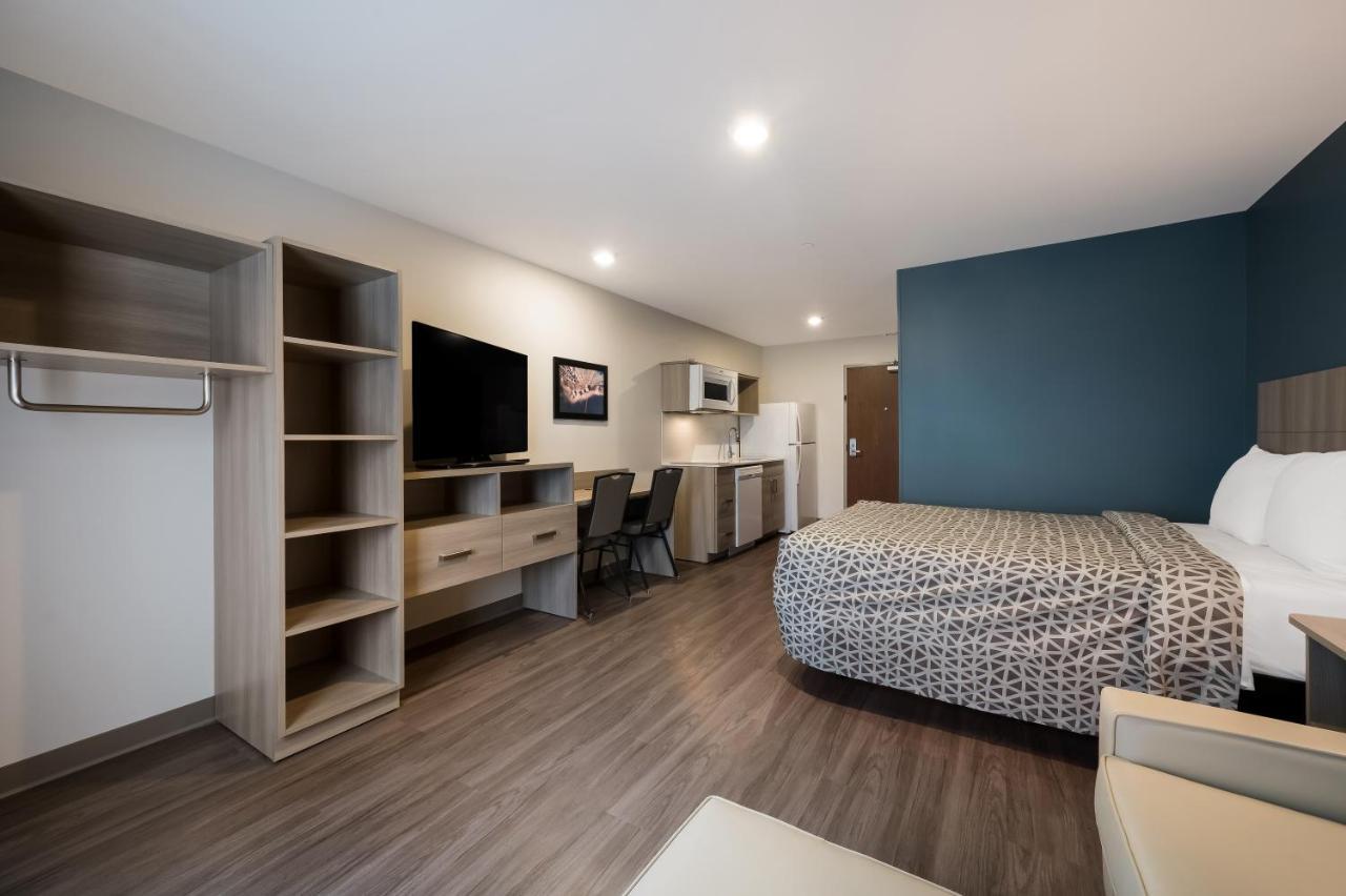 Woodspring Suites East Lansing - University Area Екстериор снимка